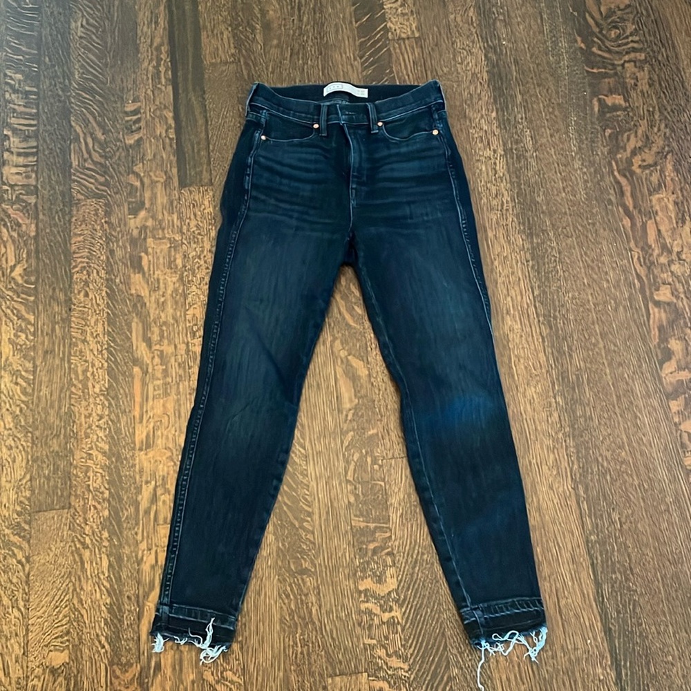 AYR “The Riser” dark wash jeans, W 27 L 26. Excellent condition!